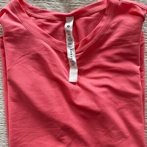Lululemon Tee Sz 6
